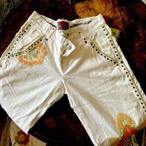 White canvas pant with metal and embroidery finish